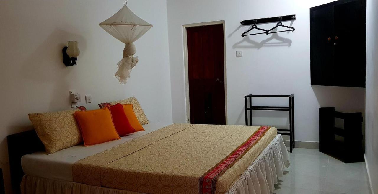Sea Shine Guest House Hikkaduwa Exterior photo